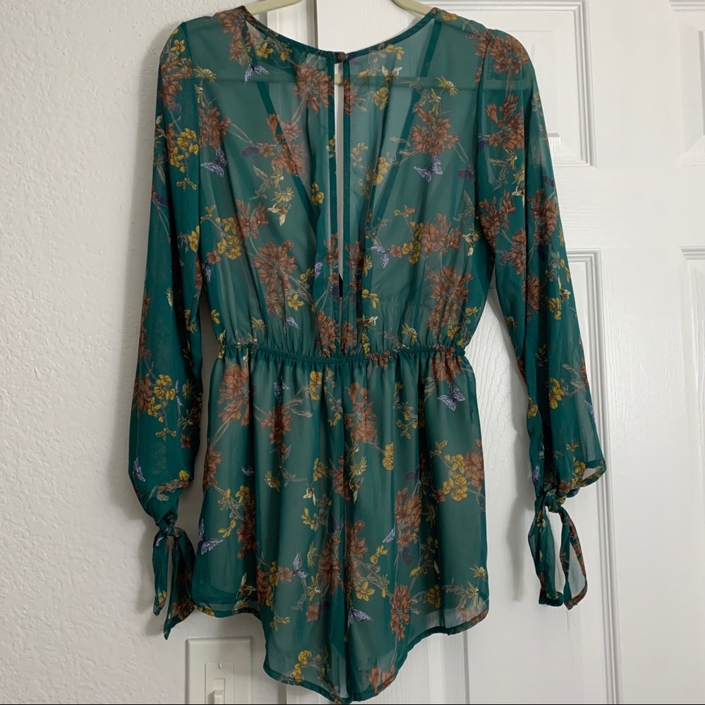 V Cut Romper - Picture 3 of 6